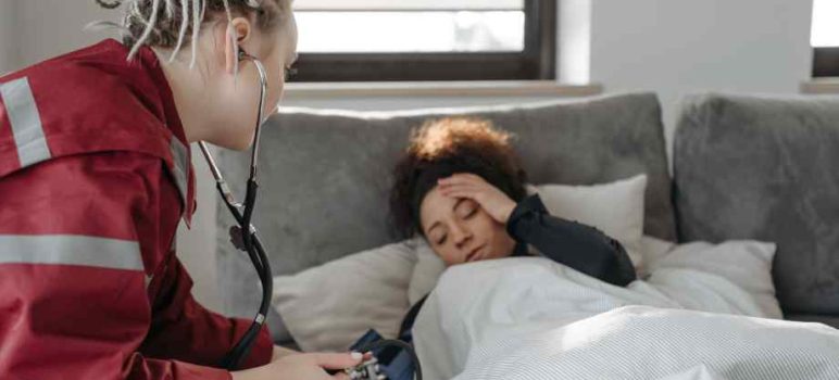 Arrêt maladie : cumule-t-on des congés payés pendant son absence ?